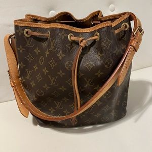 Louis Vuitton Petit Noe Vintage Bucket Bag Every Day French Girl Chic